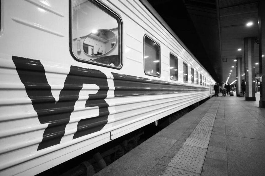 Укрзалізниця змінила маршрути потягів: повідомили причину