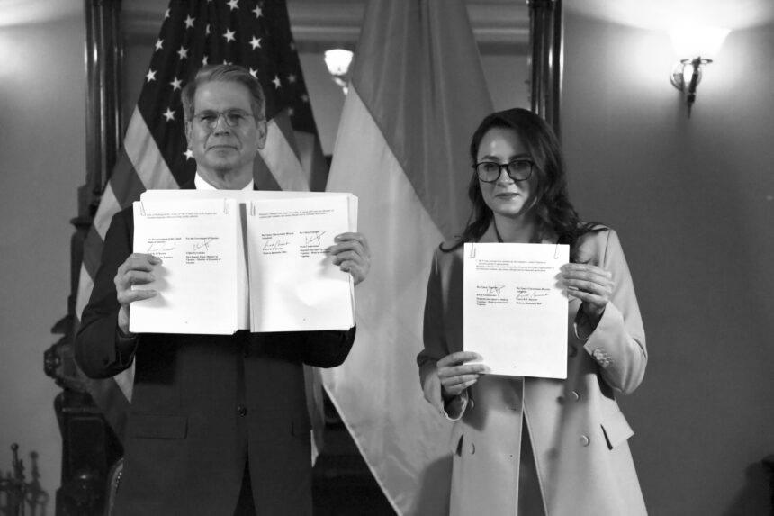 Україна і США підписали додаткові угоди щодо українсько-американського інвестфонду