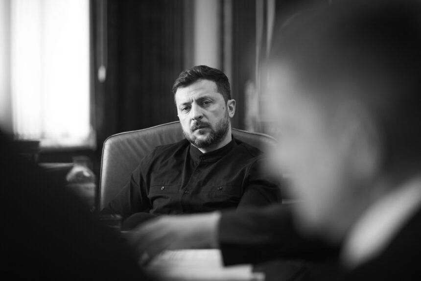 Журналістів на війні тепер страхуватимуть обов’язково: Зеленський підписав закон