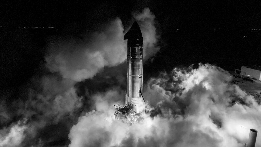 Ракета SpaceX потужно вибухнула під час випробування