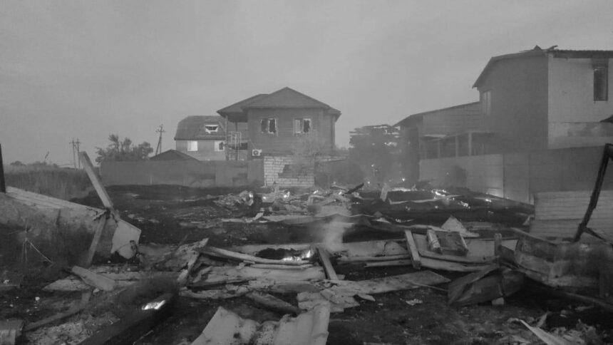 Дронами й ракетами росіяни обстріляли Запоріжжя: показали наслідки