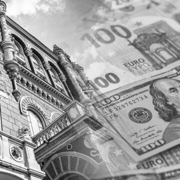 Економісти спрогнозували курс долара: помірне зростання у 2025 році