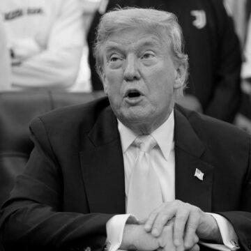 Трамп пообіцяв більше зброї Україні: “Вони повинні захищатися”
