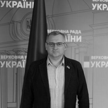 По категоріях та для обраних: у “Слузі народу” розповіли, як випускатимуть за кордон чоловіків віком до 25 років