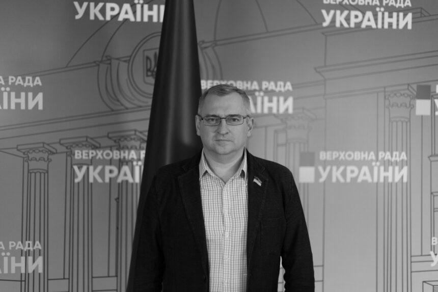 По категоріях та для обраних: у “Слузі народу” розповіли, як випускатимуть за кордон чоловіків віком до 25 років