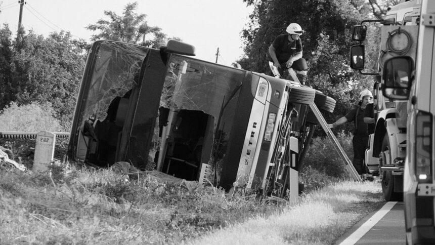 В Угорщині перекинувся автобус з українськими дітьми: є постраждалі