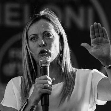 Мелоні спростувала інформацію про припинення військової допомоги США Україні