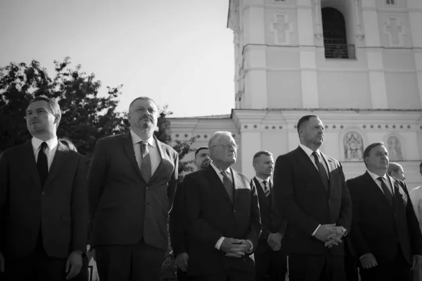Другий день візиту Келлога в Україну: ключові зустрічі та церемонії