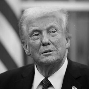 Трамп заявив про готовність США до ядерної війни з Росією через погрози Медведєва