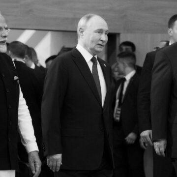 Моді за руку привів Путіна привітатися із Сі Цзіньпіном