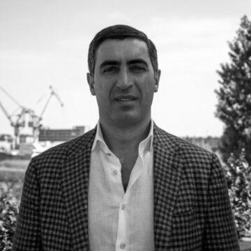 Нардеп Суто Мамоян із “дешевими Land Cruiser’ами” оселився у маєтку за мільйони доларів у Конча-Заспі — розслідування