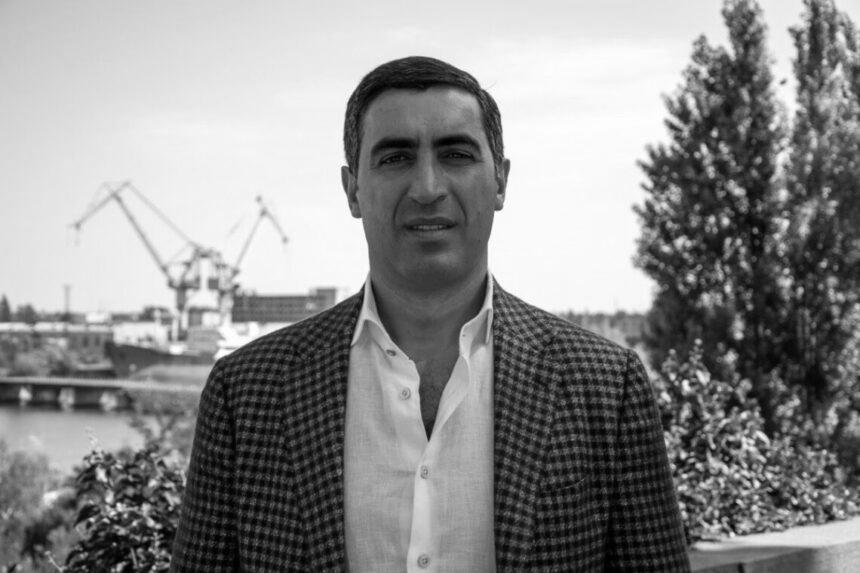 Нардеп Суто Мамоян із “дешевими Land Cruiser’ами” оселився у маєтку за мільйони доларів у Конча-Заспі — розслідування