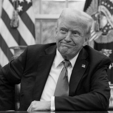 Рейтинг схвалення Трампа впав до мінімуму