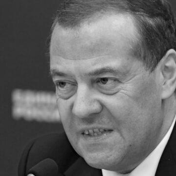 02 Медведєв оголосив Трампа ворогом Росії