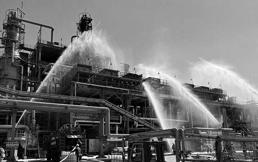 Російська нафтова галузь у шоці: атаки дронів паралізували 38% потужностей НПЗ, викликавши дефіцит бензину