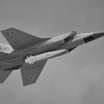 Росія підняла у небо МіГ-31К: ворог запустив ракети "Кинджал" Росія підняла у небо МіГ-31К: ворог запустив ракети “Кинджал”