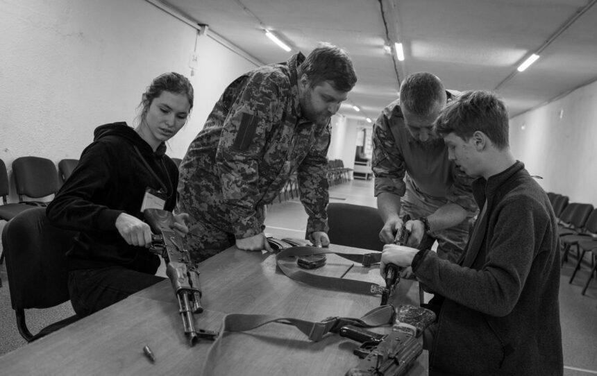 Інструктори у військових вишах отримуватимуть до 30 тисяч надбавки: деталі Інструктори у військових вишах отримуватимуть до 30 тисяч надбавки: деталі