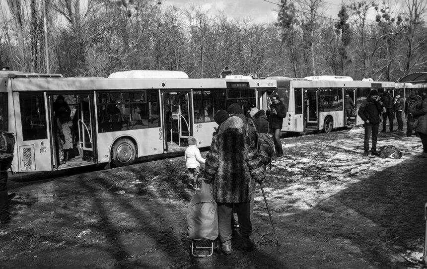 В Україні змінили порядок евакуації: запровадять транзитні центри та онлайн-систему