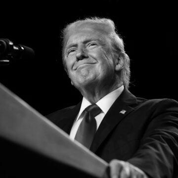 Попередили замах? В США виявили "снайперську точку" біля улюбленого аеропорту Трампа Попередили замах? В США виявили “снайперську точку” біля улюбленого аеропорту Трампа