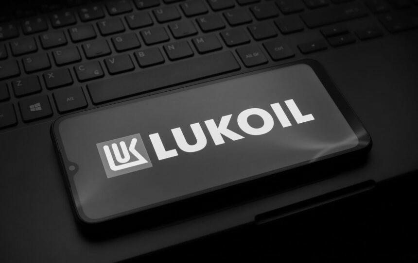 Швейцарська компанія відмовилася купувати активи "Лукойлу" після санкцій США Швейцарська компанія відмовилася купувати активи “Лукойлу” після санкцій США