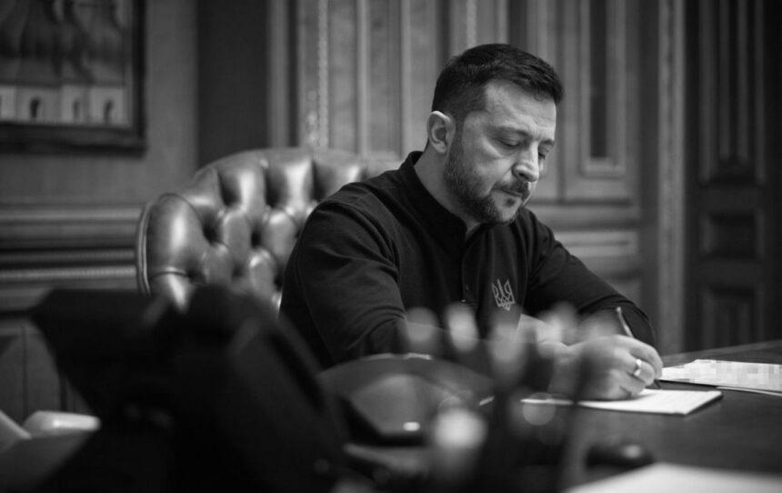 Енергоносії, електроніка і не тільки. Зеленський підписав новий пакет санкцій проти РФ Енергоносії, електроніка і не тільки. Зеленський підписав новий пакет санкцій проти РФ