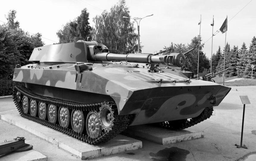 Десантники показали відео знищення російської САУ “Гвоздика” на Курщині