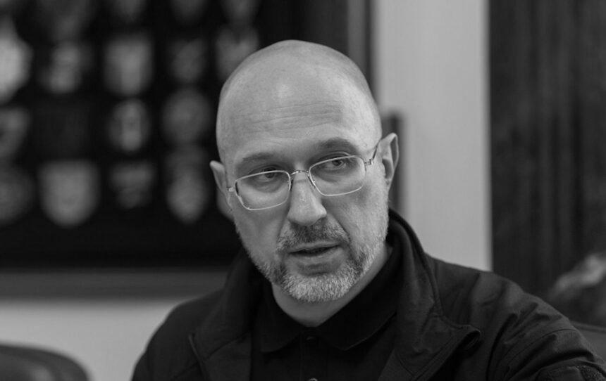 Шмигаль показав будівництво фортифікацій у Запорізькій області Шмигаль показав будівництво фортифікацій у Запорізькій області