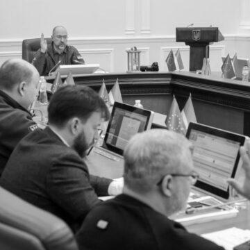 Чи потягне відставка Єрмака кадрові перестановки в Кабміні: що кажуть джерела Чи потягне відставка Єрмака кадрові перестановки в Кабміні: що кажуть джерела