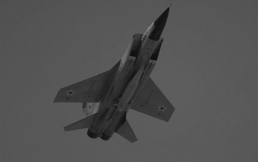 Росія вдруге за ніч підняла у небо МіГ-31К: ворог запустив "Кинджали" Росія вдруге за ніч підняла у небо МіГ-31К: ворог запустив “Кинджали”