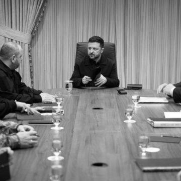 Зеленському доповіли про результати перемовин зі США щодо мирного плану Зеленському доповіли про результати перемовин зі США щодо мирного плану