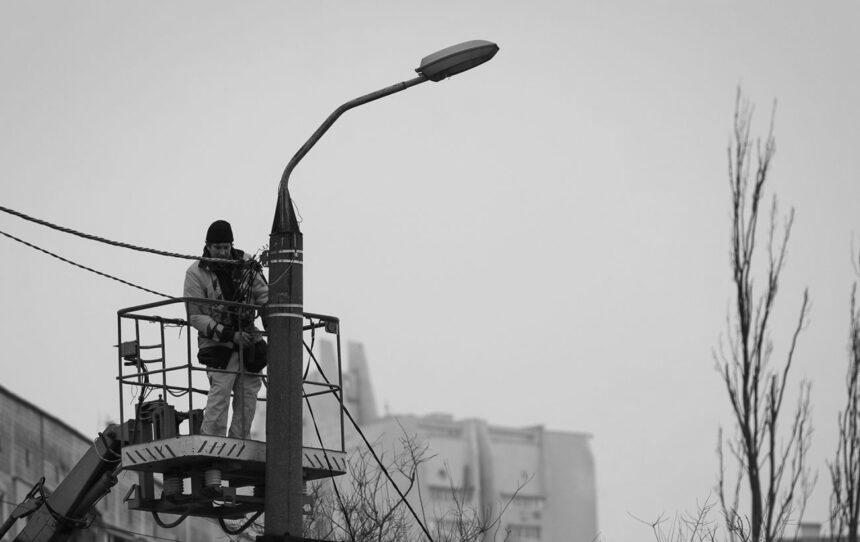 В шести областях перебої зі світлом, по всій Україні буде більше відключень