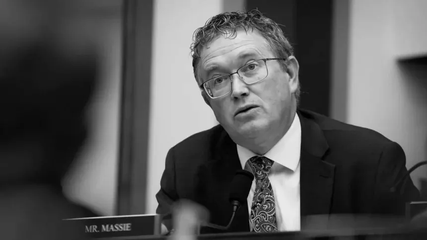 thomas-massie Конгресмен Массі запропонував законопроєкт про вихід США з НАТО