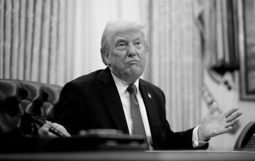 Трамп поки не впевнений, чи будуть США на переговорах у Парижі Трамп поки не впевнений, чи будуть США на переговорах у Парижі