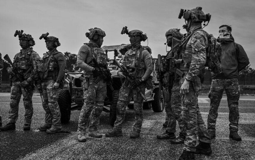 У Франції відкрили вогонь по дронах над базою атомних підводних човнів, – ЗМІ