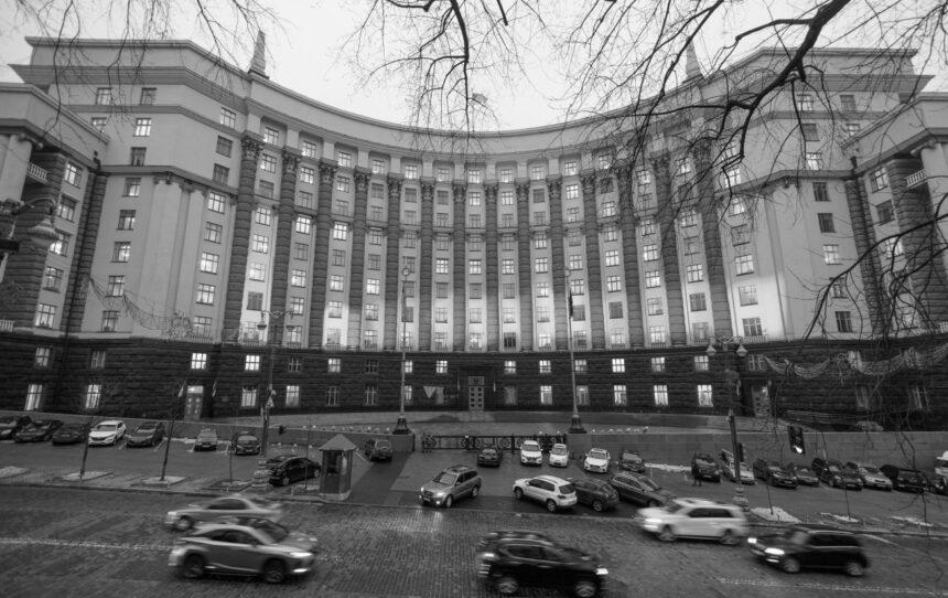 Кабмін зберіг режим ліцензування та квот на експорт дерева і брухту на 2026 рік