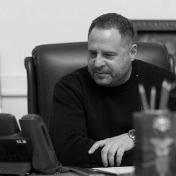 Єрмак поновив право на адвокатську діяльність після відходу з ОП та обіцянок піти на фронт