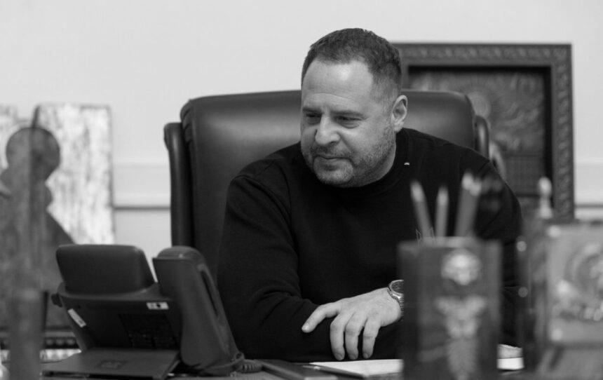 Єрмак поновив право на адвокатську діяльність після відходу з ОП та обіцянок піти на фронт