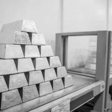 Ціни на золото летять вниз: яка вартість сьогодні Ціни на золото летять вниз: яка вартість сьогодні
