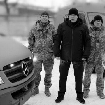 “Українська команда” передала машину швидкої допомоги 143 ОМБр, – Палатний