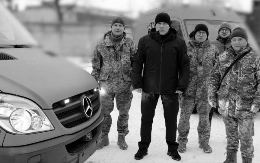“Українська команда” передала машину швидкої допомоги 143 ОМБр, – Палатний