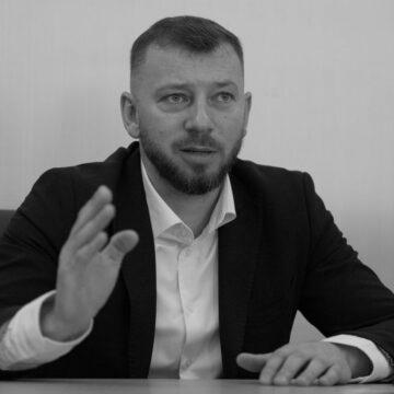 Нардепи до великої війни отримували в "конвертах" і до 20 тисяч доларів на місяць, - САП Нардепи до великої війни отримували в “конвертах” і до 20 тисяч доларів на місяць, – САП