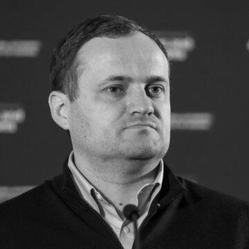 Комендантську годину в Україні не скасують, але можливі винятки