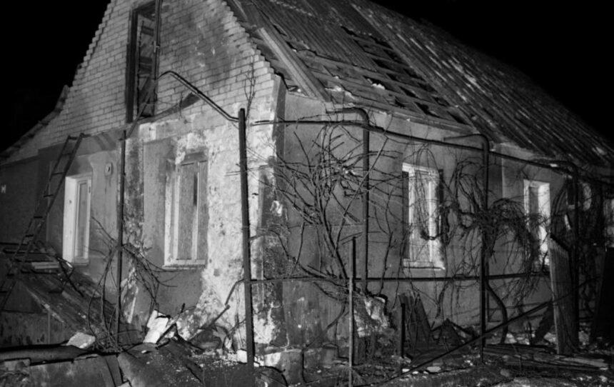 Росія вдарила вночі по Запоріжжю: пошкоджені будинки та господарчі споруди Росія вдарила вночі по Запоріжжю: пошкоджені будинки та господарчі споруди
