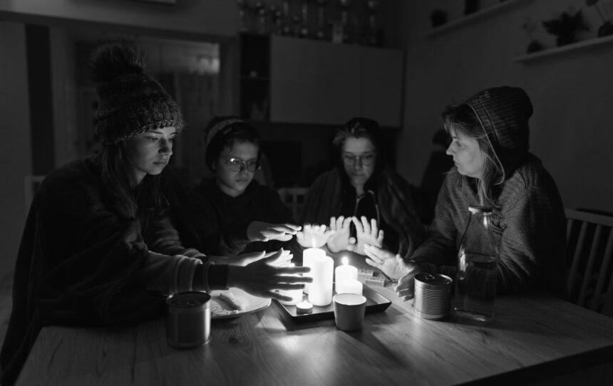 Київ переходить на тимчасові графіки відключень світла