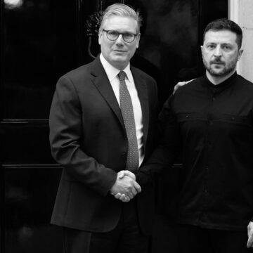 Зеленський і Стармер обговорили долю заморожених коштів від продажу "Челсі" Зеленський і Стармер обговорили долю заморожених коштів від продажу “Челсі”