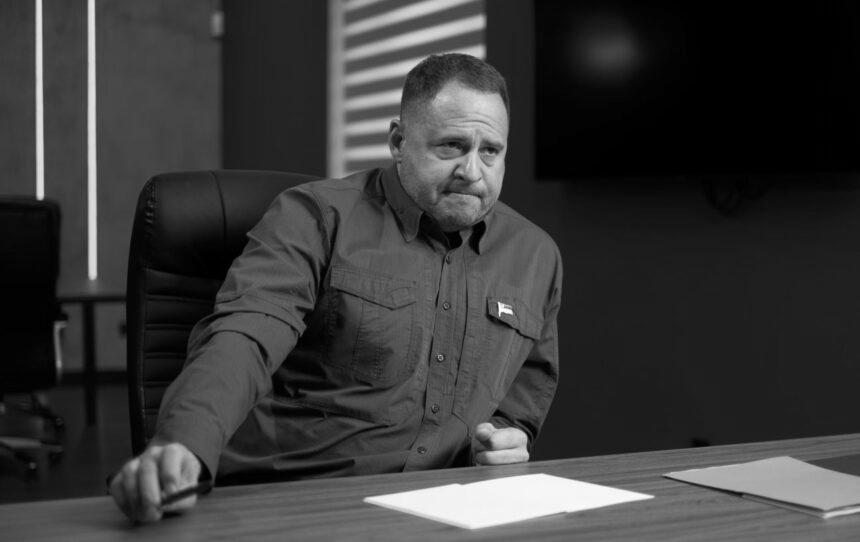 Журналісти розкрили, чим займається Єрмак у Києві після відставки