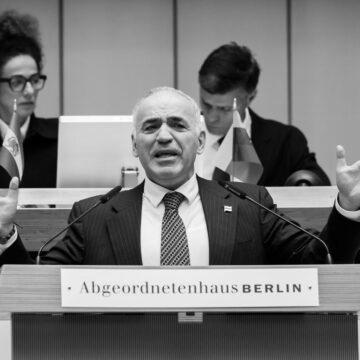 "Це просто розмови для бідних": Каспаров про переговори по Україні, Путіна та майбутнє Росії “Це просто розмови для бідних”: Каспаров про переговори по Україні, Путіна та майбутнє Росії