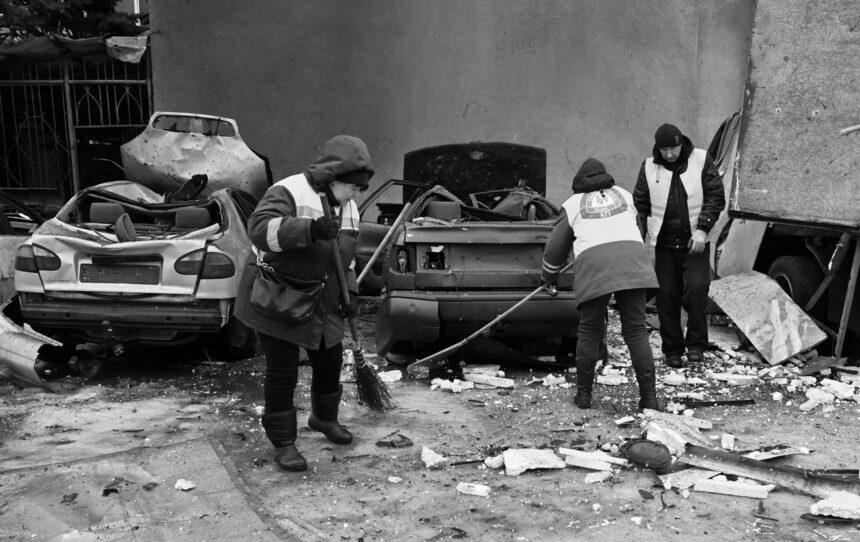 Горіли ТЦ, зруйновані будинки і десятки постраждалих: все про атаку РФ на Київ, Харків та регіони Горіли ТЦ, зруйновані будинки і десятки постраждалих: все про атаку РФ на Київ, Харків та регіони