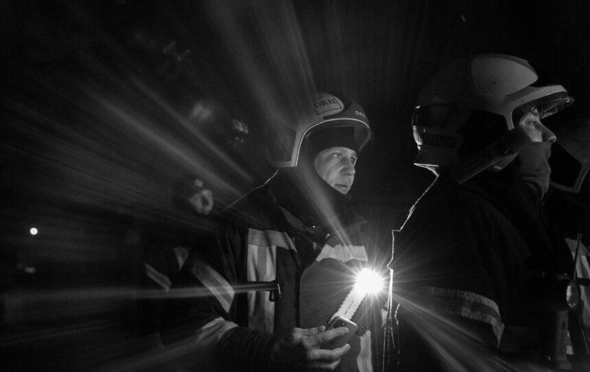 Росіяни вдарили дроном по Харкову: ворог пошкодив авто, у будинку вибиті вікна