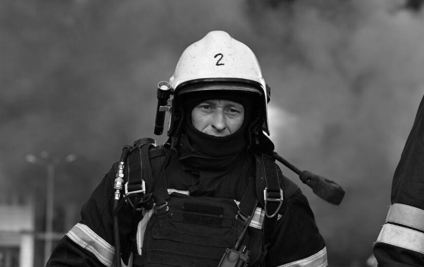 Харків зазнав комбінованого удару: перебито газопровід, пряме влучання у висотку Харків зазнав комбінованого удару: перебито газопровід, пряме влучання у висотку